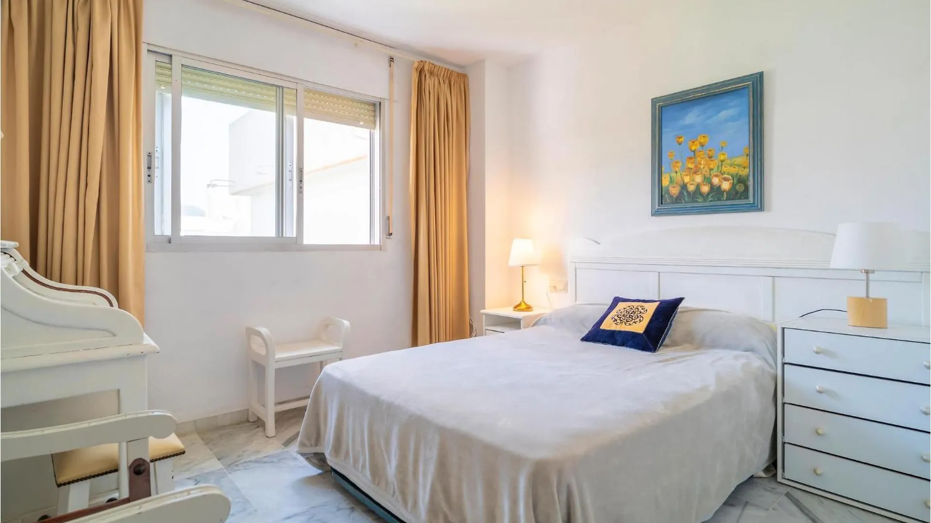 Cozy Apartment In Benalmadena With Kitchenette 0*,