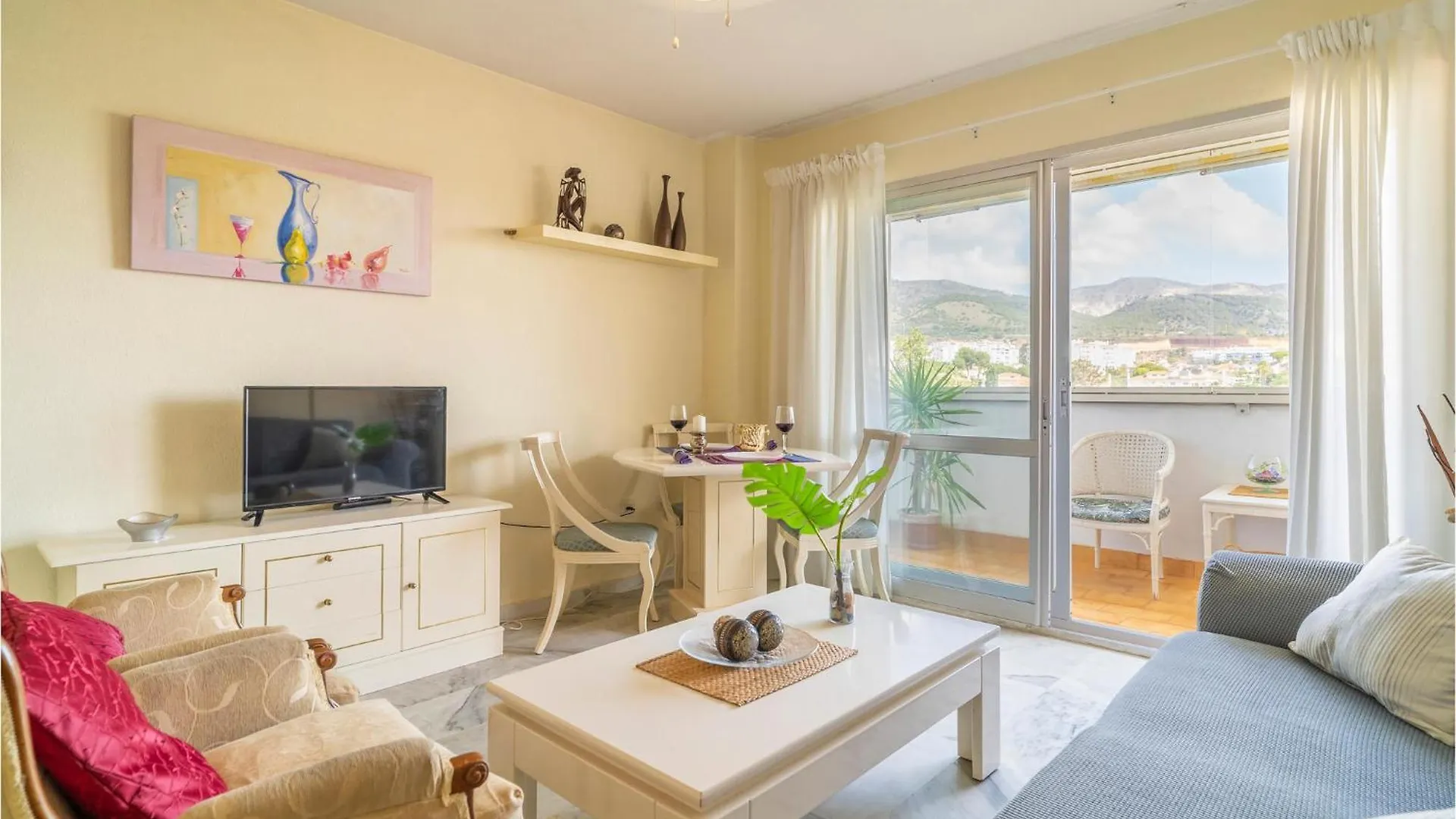 Cozy Apartment In Benalmadena With Kitchenette