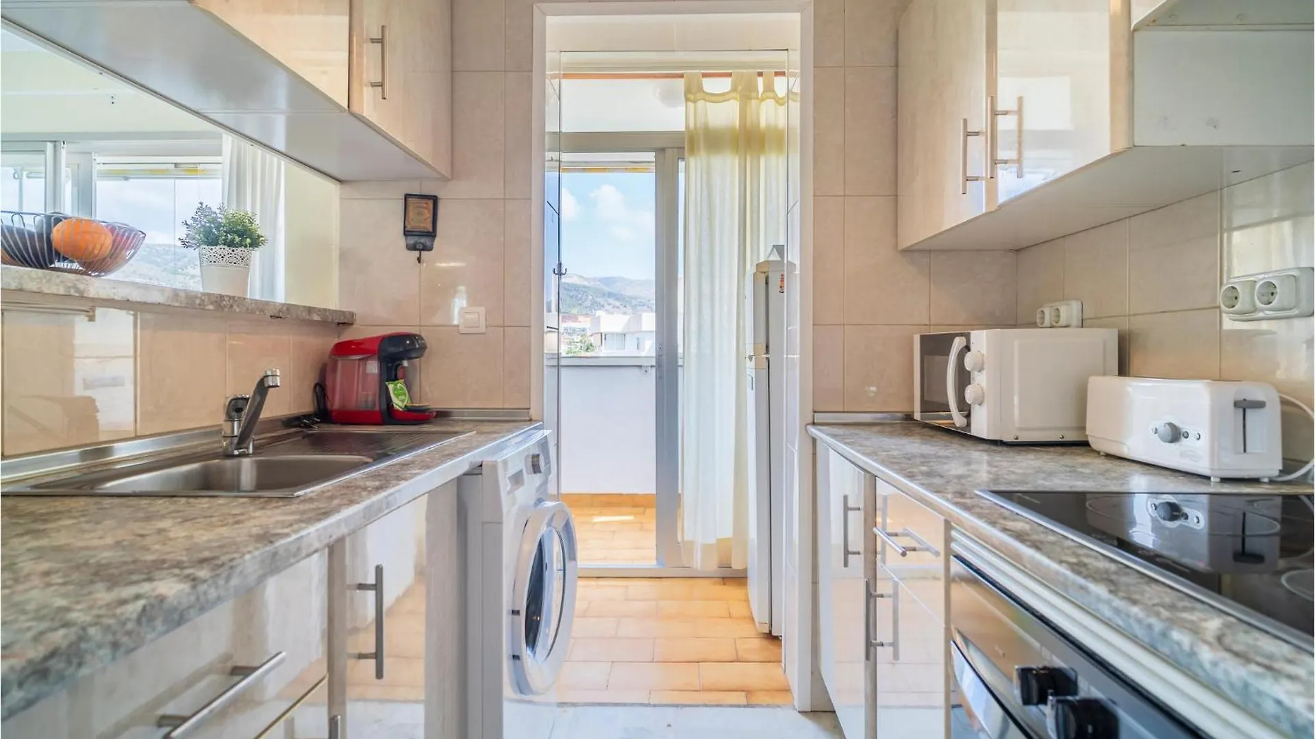 Cozy Apartment In Benalmadena With Kitchenette