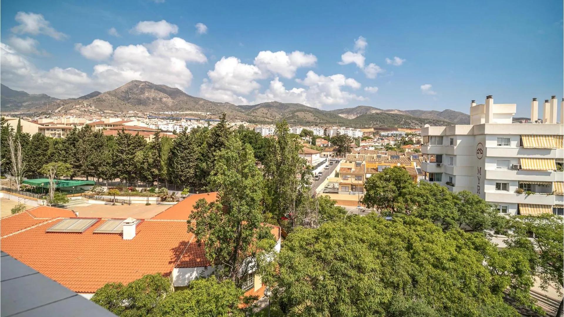 Cozy Apartment In Benalmadena With Kitchenette