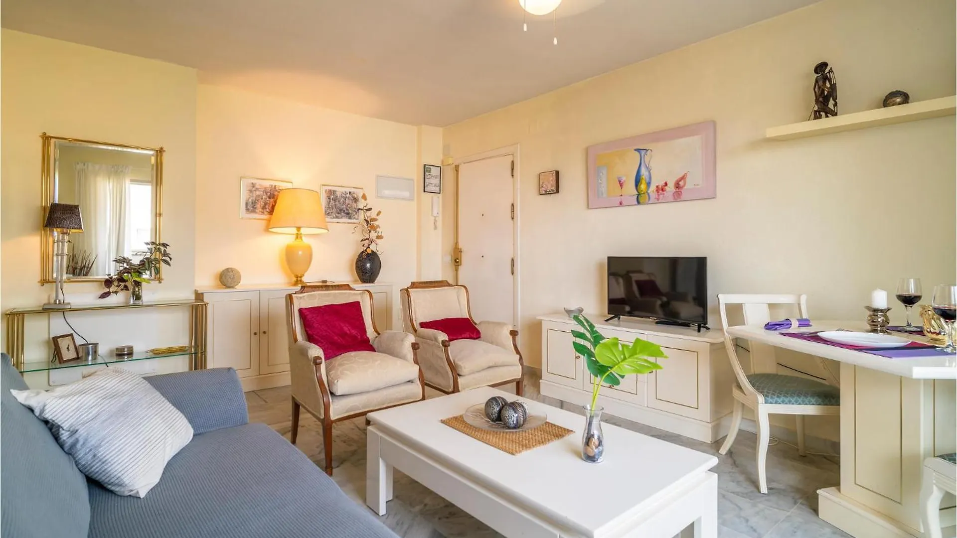 Cozy Apartment In Benalmadena With Kitchenette Hiszpania