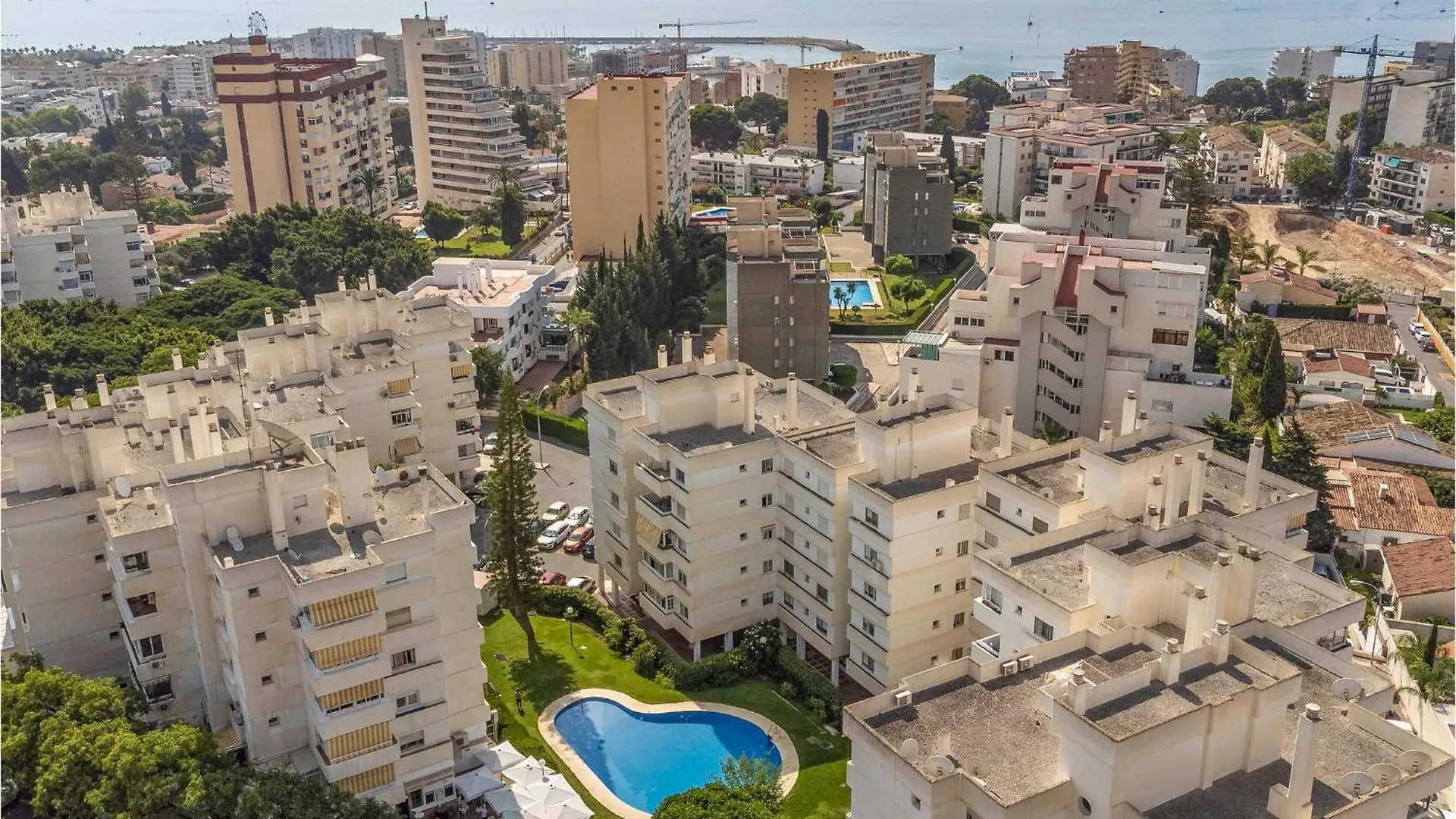 Cozy Apartment In Benalmadena With Kitchenette 0*,  España